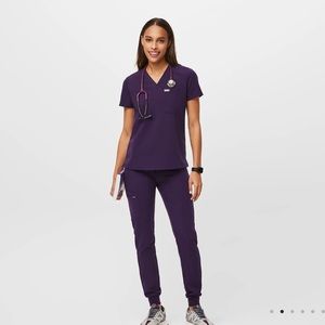 Catarina™ One-Pocket Scrub Top and Zamora™ Jogger Scrub Pants